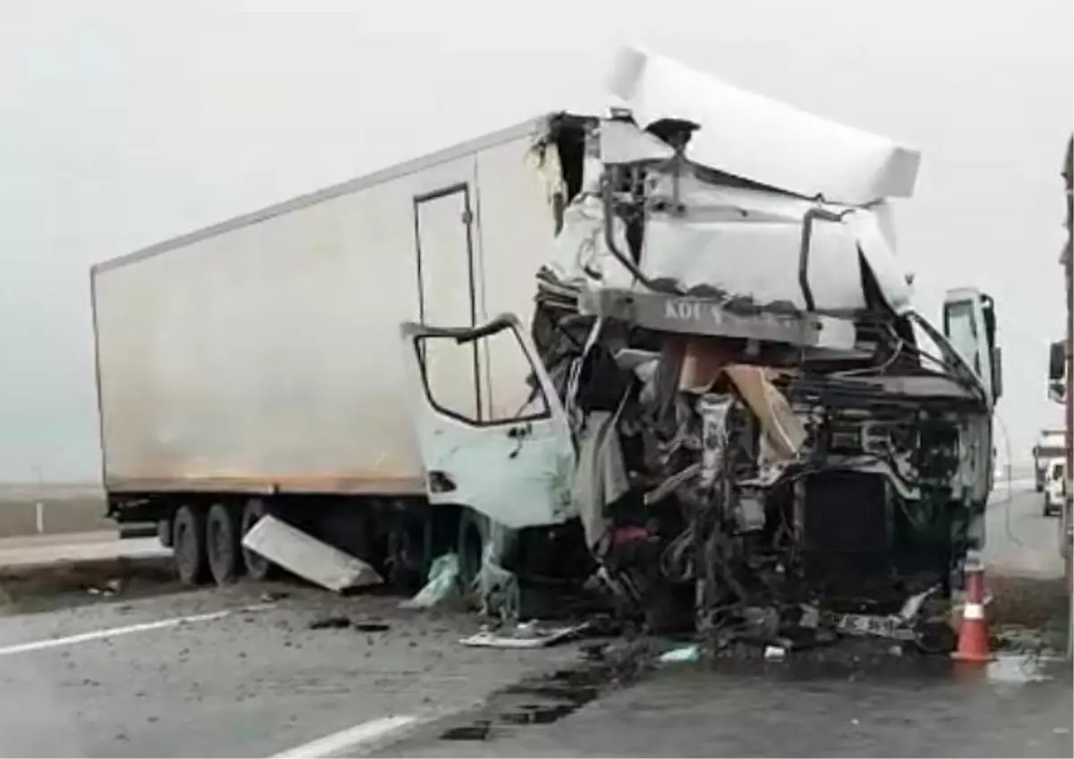 Tır Kazası: 1 Yaralı