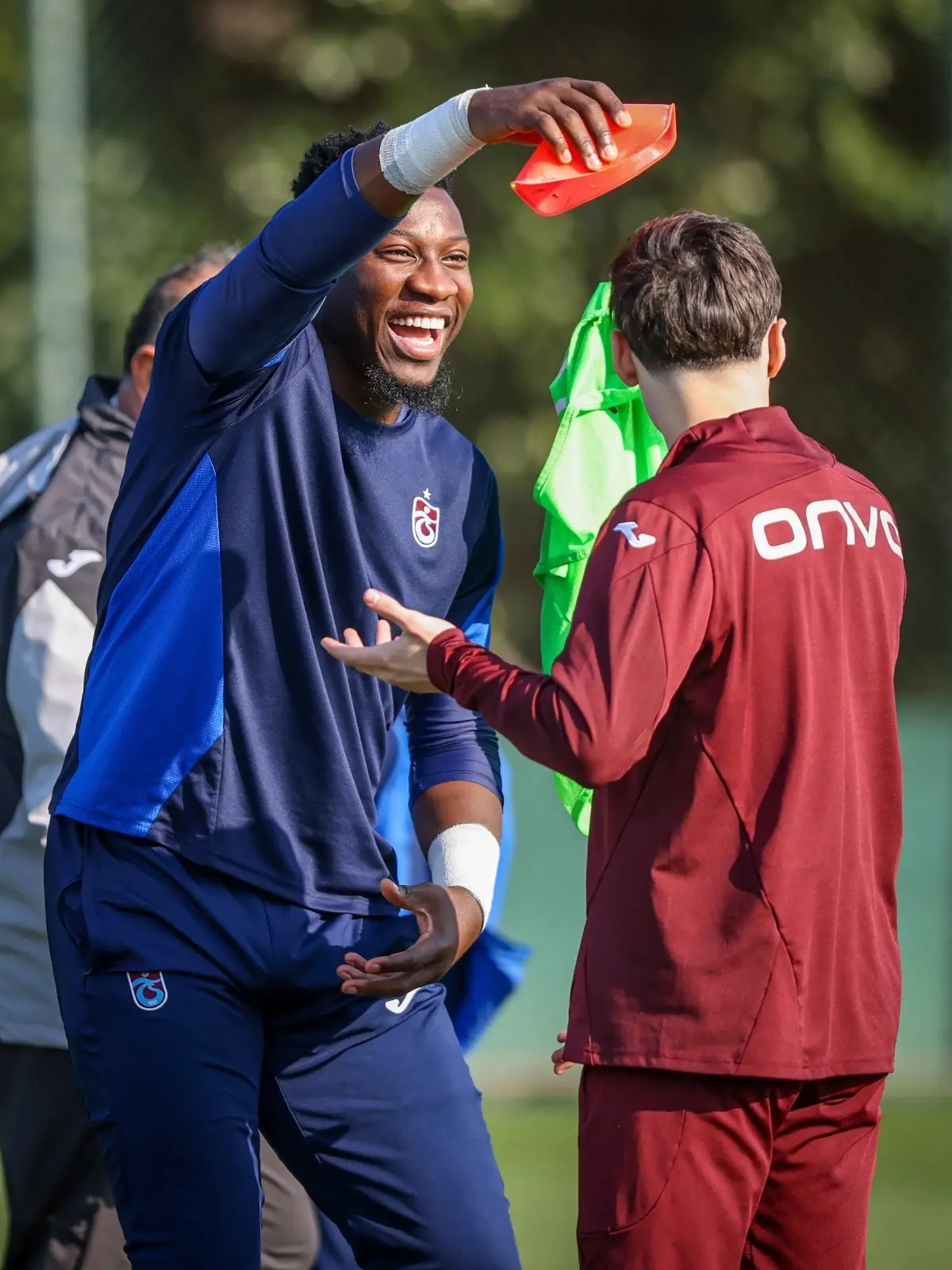 Trabzonspor 7 Eksikle İzmir’e Yolculuk: Göztepe Maçına Hazırlıklar Tamamlandı