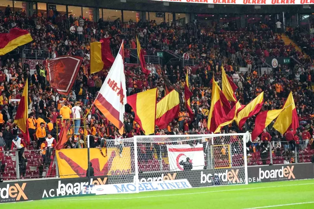 Galatasaray 1-0 Önde