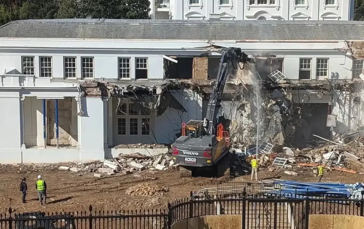 Trump’ın talimatıyla Beyaz Saray paramparça edildi! 123 yıllık bina moloz yığınına döndü