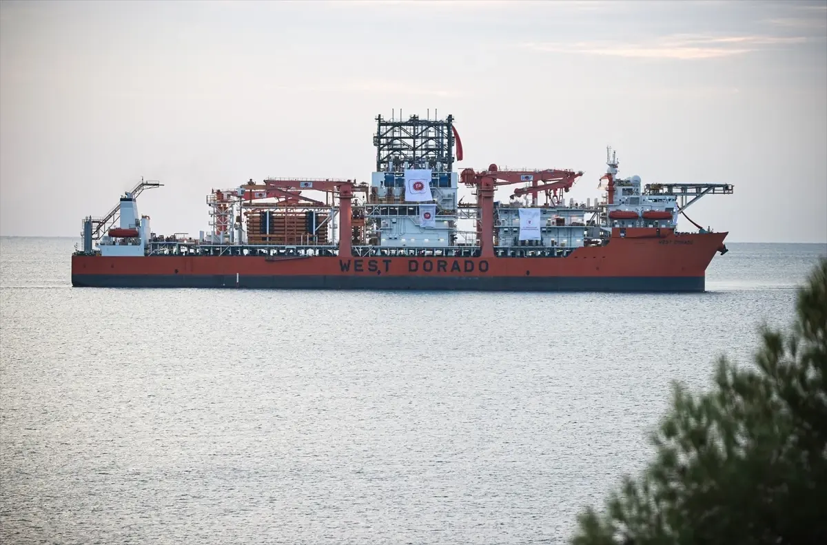 Türkiye’nin 6. Derin Deniz Sondaj Gemisi Taşucu’na Demirledi