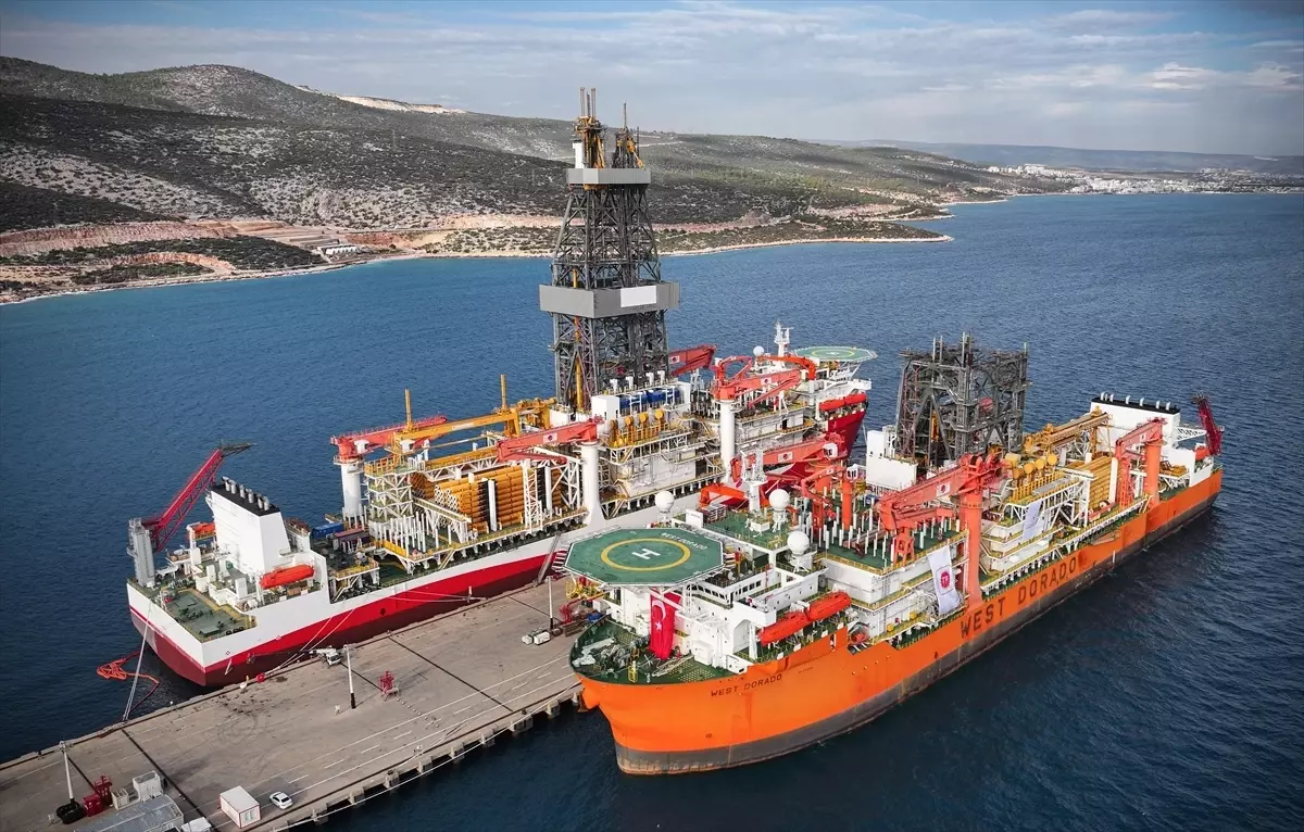 Türkiye’nin 5. ve 6. Sondaj Gemileri Taşucu’nda