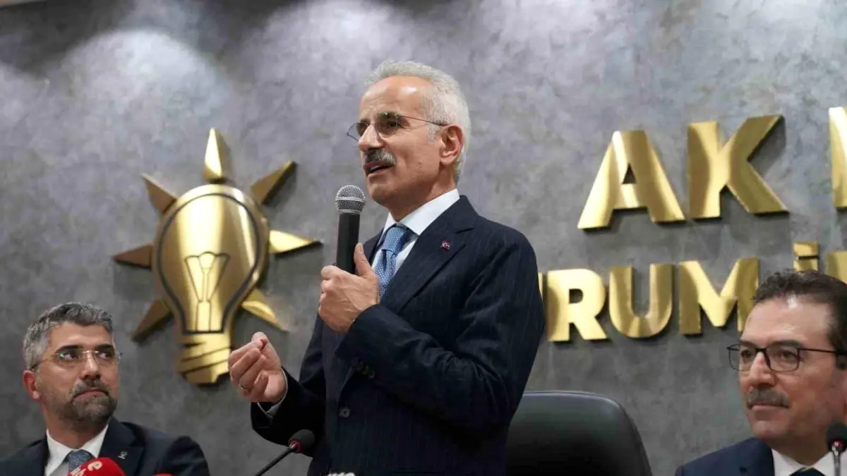 Ulaştırma ve Altyapı Bakanı Abdulkadir Uraloğlu; “Erzurum’un Ben de Ayrı Bir Yeri Vardır”
