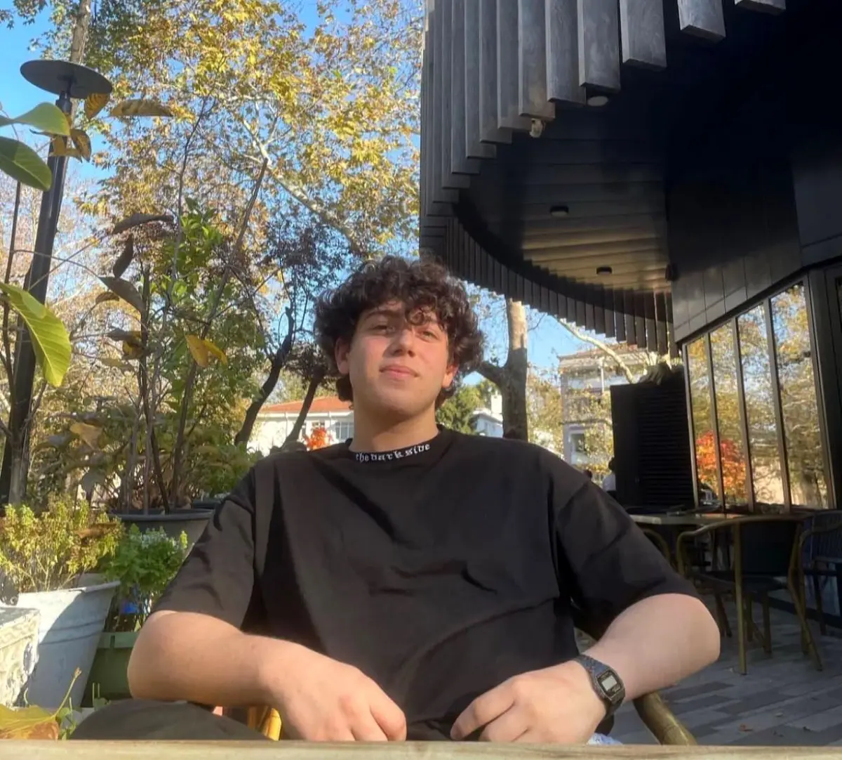 Bursa’da Motosiklet Kazası: 22 Yaşındaki Üniversite Öğrencisi Enes Özer Hayatını Kaybetti