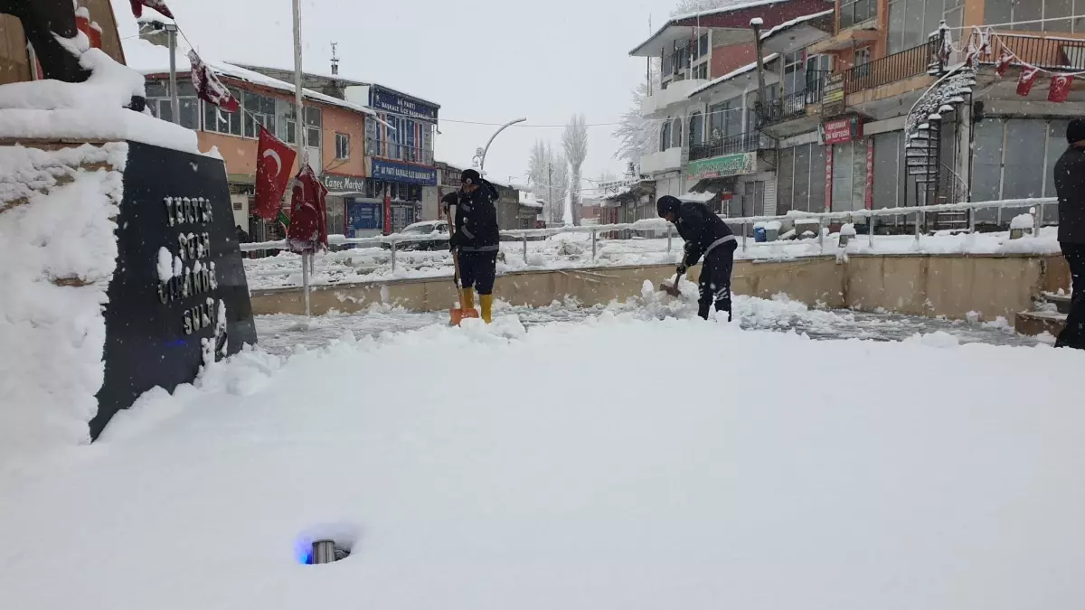 Van’da Kar Yağışı Ulaşıma Engeller Yarattı