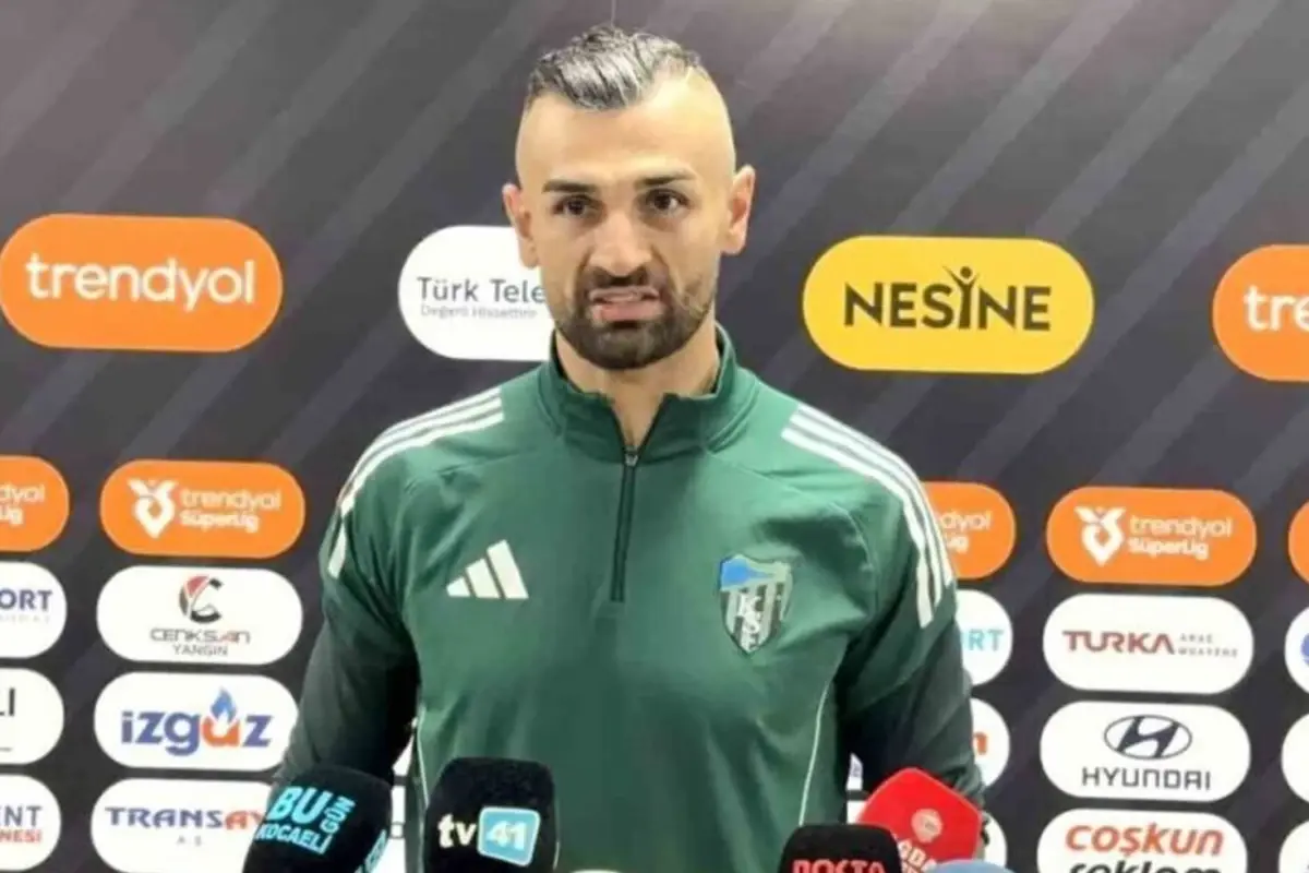 Yaptığı Paylaşım Başına İş Açtı! Derbiyi İzleyen Serdar Dursun’a Büyük Şok