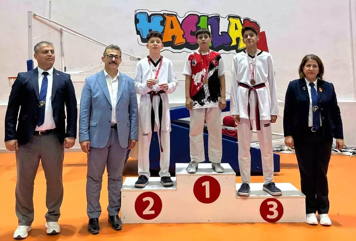 YayTanSay Kulübü Taekwondo’da 10 Madalya Kazandı