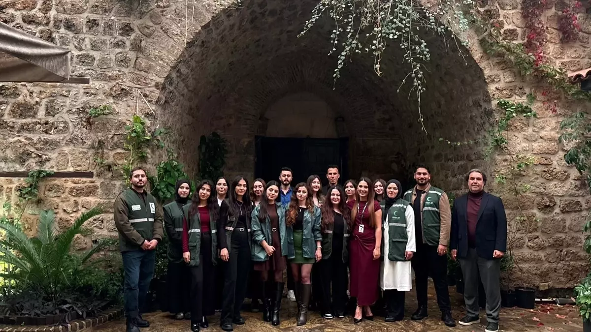 Gönüllüler Yeşilay Antalya’da Buluştu: Dünya Gönüllüler Günü’ne Renk Katıldı