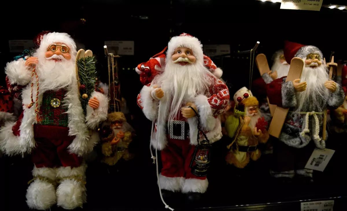 Noel Baba Kostümü Fiyatları %40 Arttı: 1750 Liraya Satılıyor