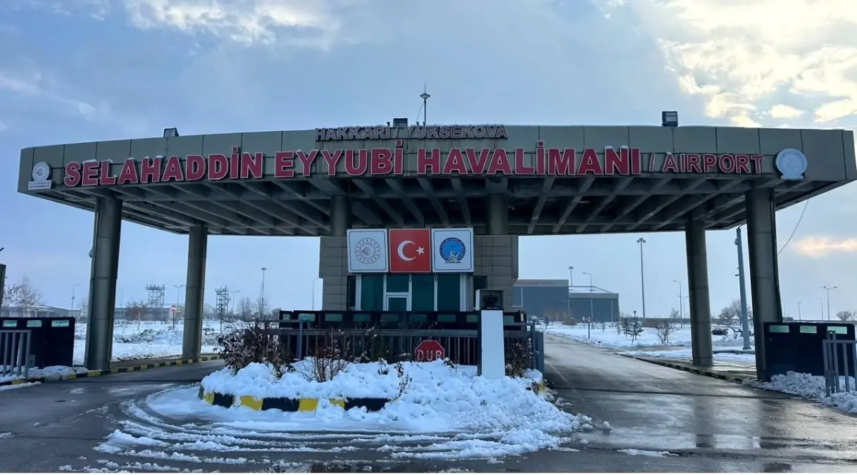 Yüksekova Havalimanı’nda Tadilat Başladı