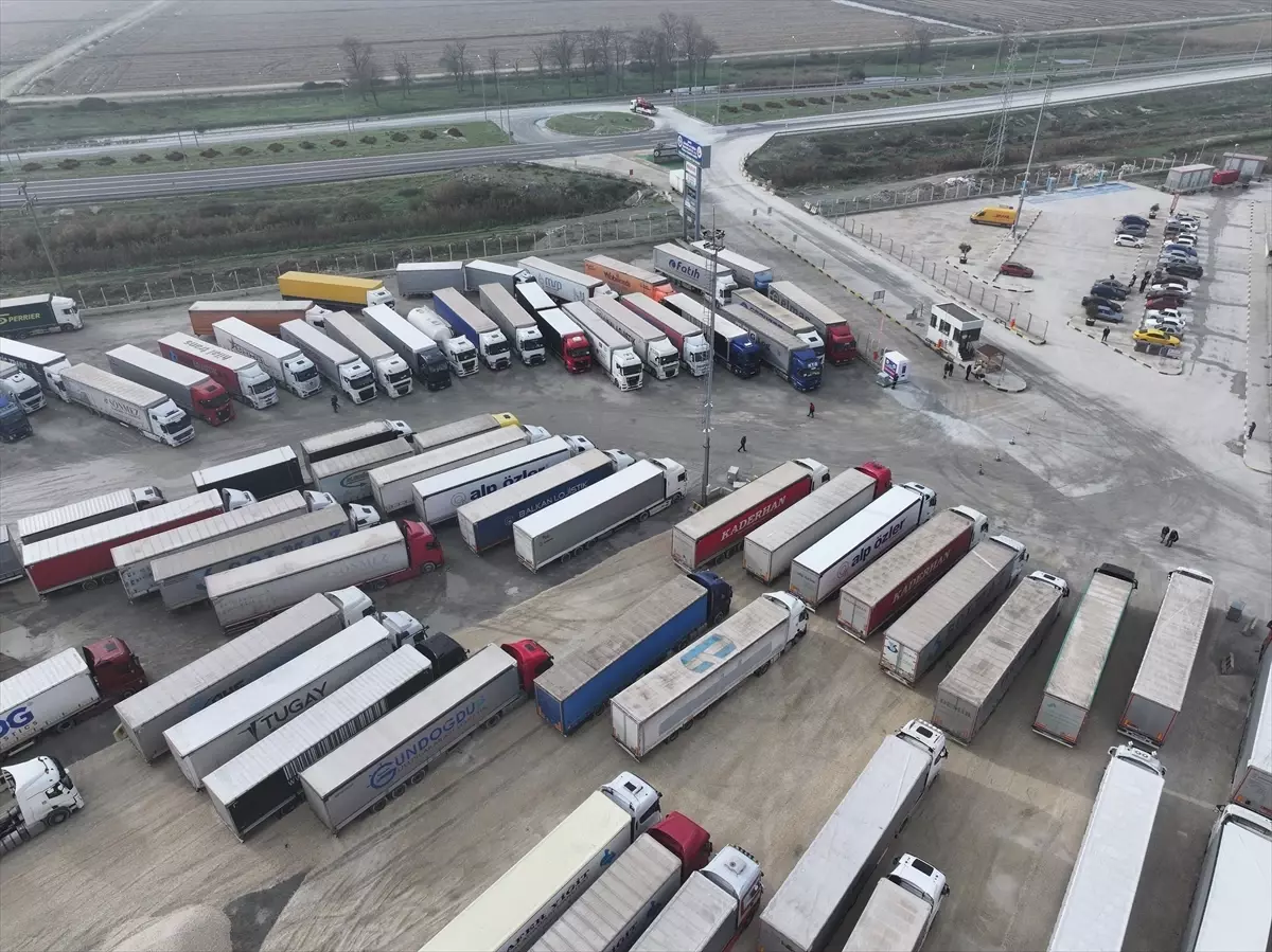 İpsala Sınır Kapısı’nda Geçişler Yunan Çiftçi Eylemi Nedeniyle Kısıtlandı