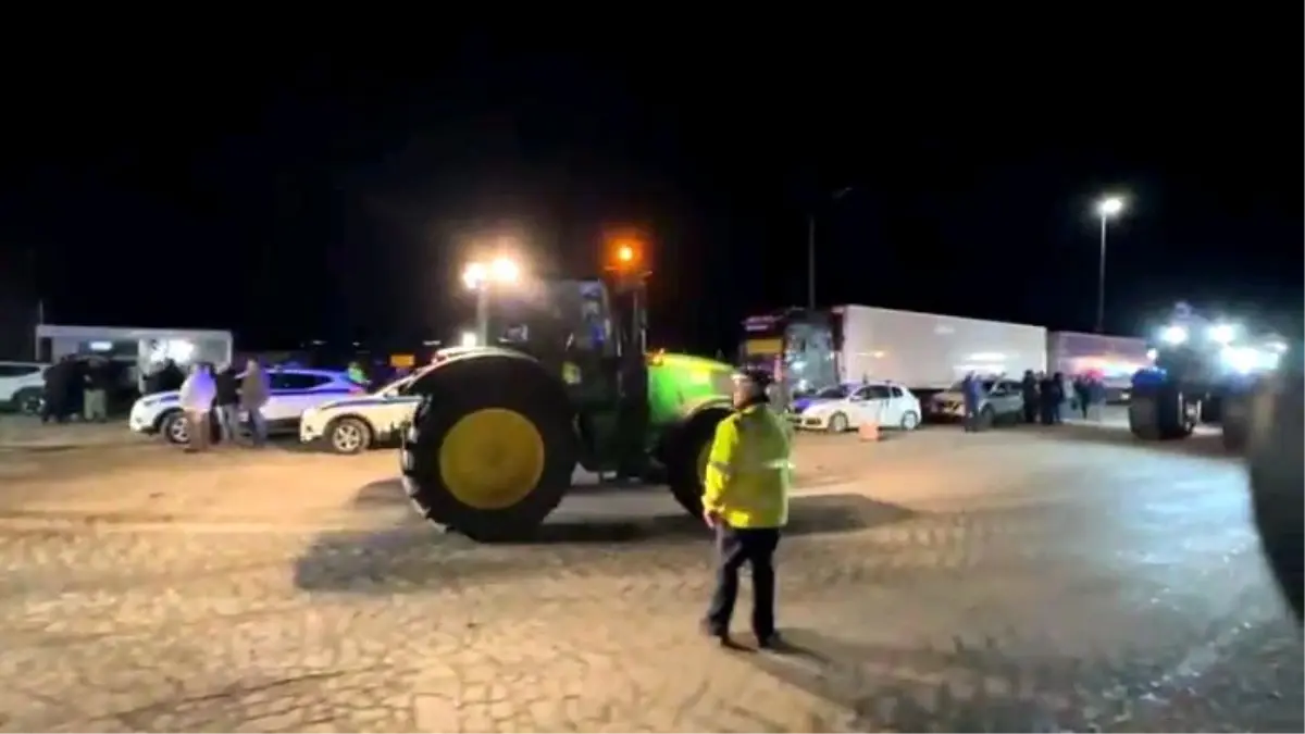 Yunan Çiftçilerin Eylemi Sınır Geçişlerini Durdurdu