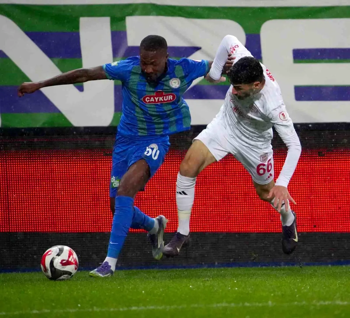 Ziraat Türkiye Kupası 4. Tur Heyecanı Başladı: 4 Maç Çıktı, Yarın 9 Karşılaşma Sürülecek